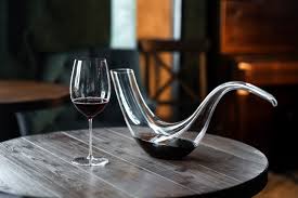 How Long Should You Decant Wine?